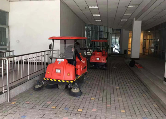 掃地機主刷怎樣更換