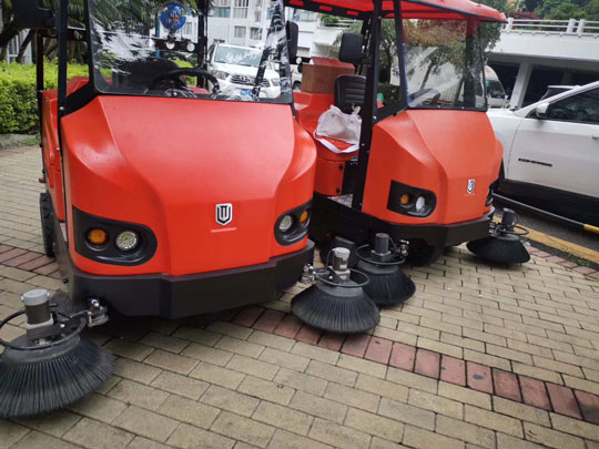 駕駛式掃地機常見問題