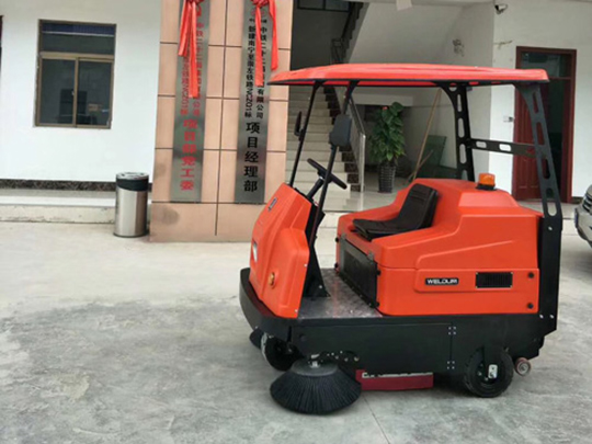 電動(dòng)掃地車(chē)