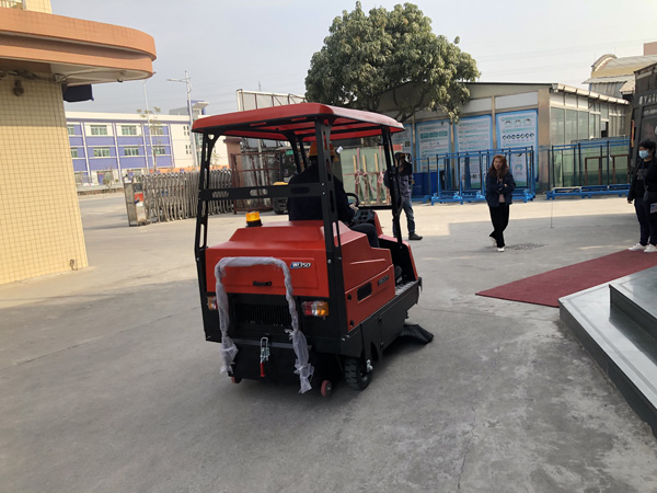 物業掃地車多少錢