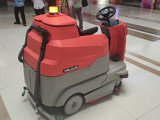 駕駛式洗地機的價格