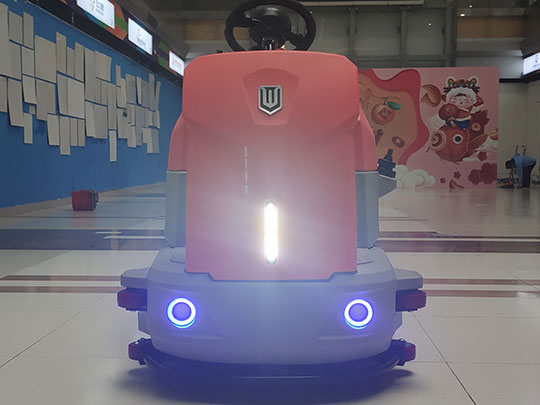 電動(dòng)洗地機(jī)